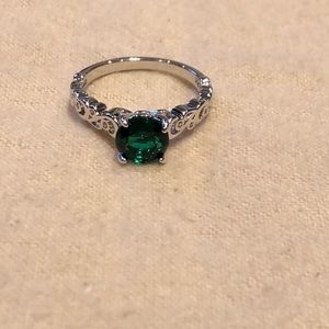 Emerald Green Scroll Ring